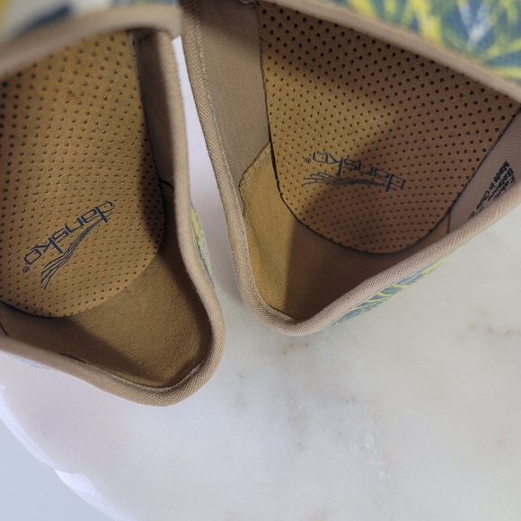 Dansko Victoria Tahiti Blue Yellow Floral Canvas Clog Women's EUR 39  US 8.5-9 - Picture 9 of 12